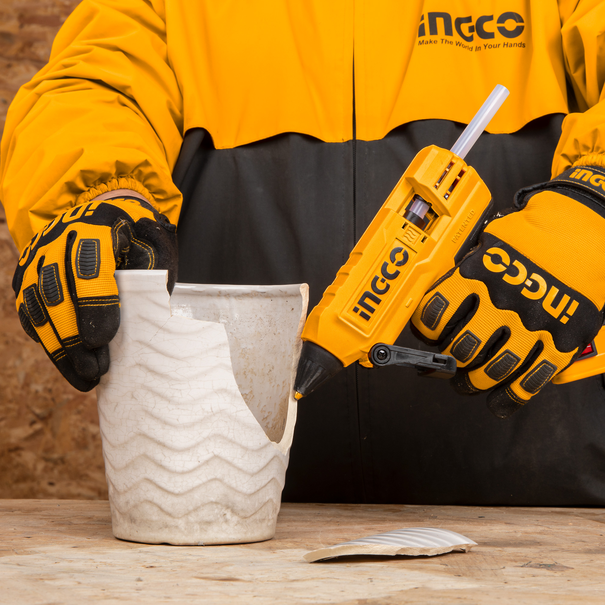 INGCO INGCO Tools & Glue Gun with sticks