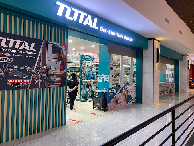 TOTAL, Store